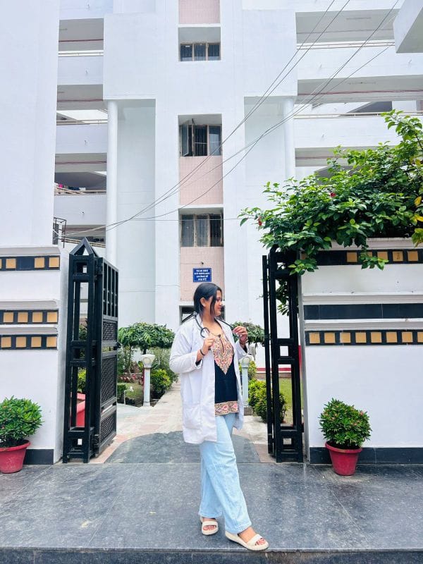 Dr. Shraddha Yadhav (pt)